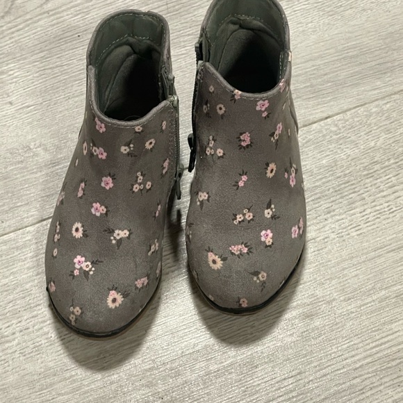 Floral Gray Kids Boots - Picture 1 of 5